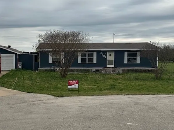 6827 Spring Branch Dr, Krum, TX 76249