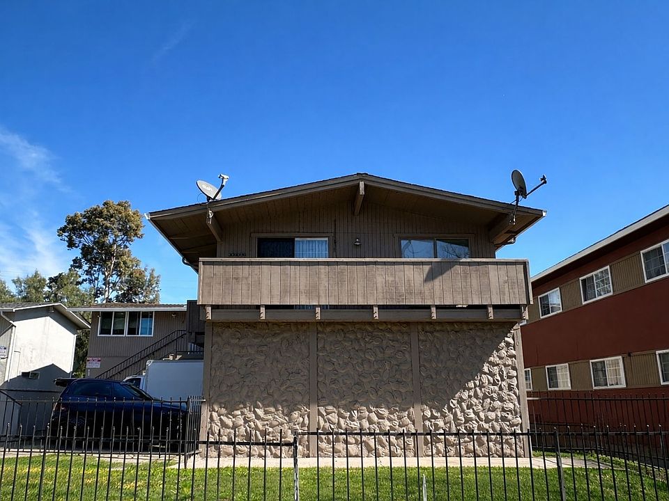 1st image of 170 Gramercy Pl APT 4