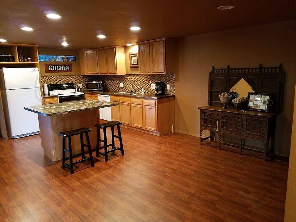 Kitchen and dining rooms