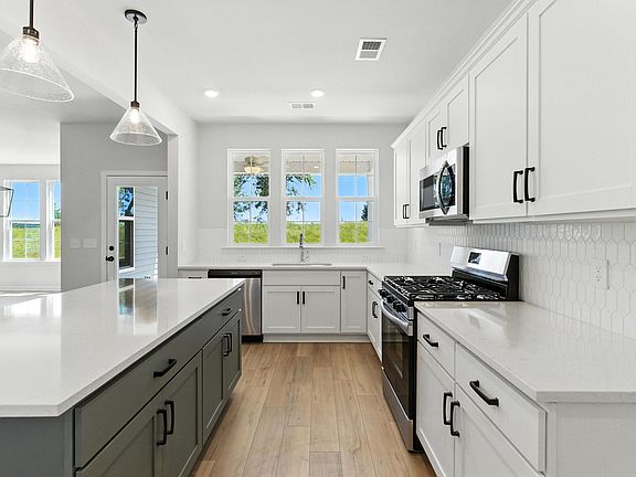 2nd image of 85 Crosswick St