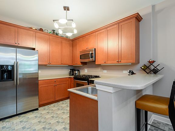 5th image of 6251 Lincoln Ave #3-4