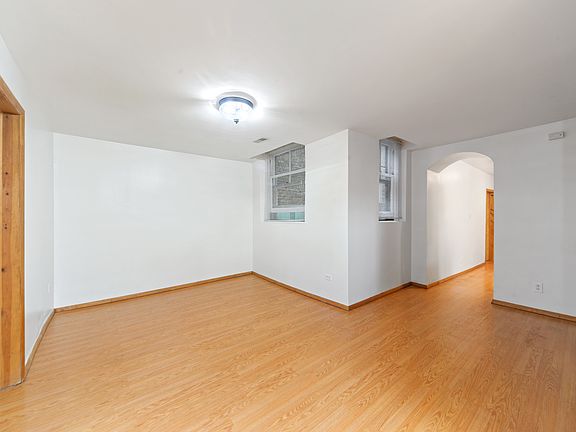 4th image of 2724 W Chicago Ave #1W