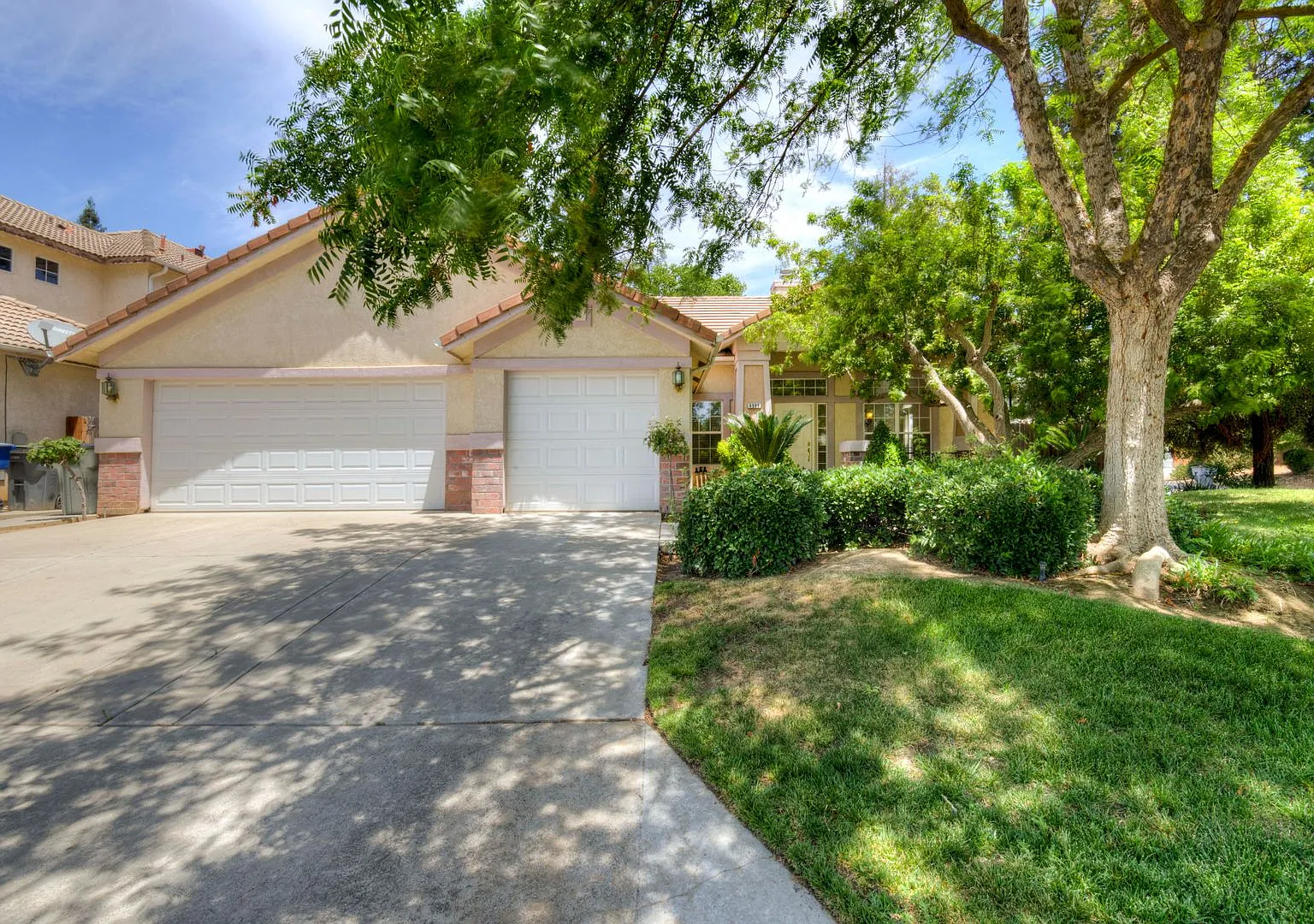5508 W Bluff Avenue — Photo 1