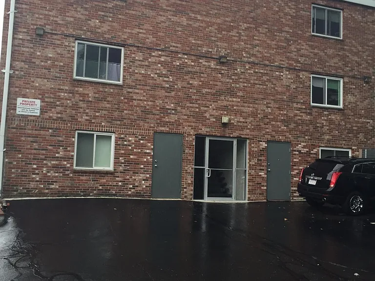 Quincy Ave — Photo 2