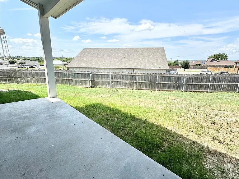 105 Everett Ct #B — Photo 13