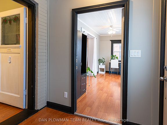 2nd image of 62 Park Rd S