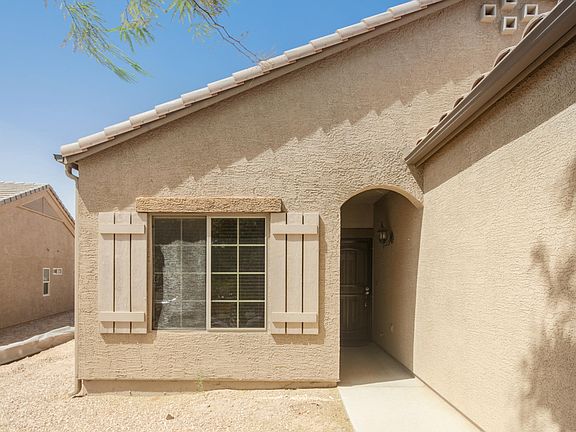 3rd image of 1761 E Alder Cir