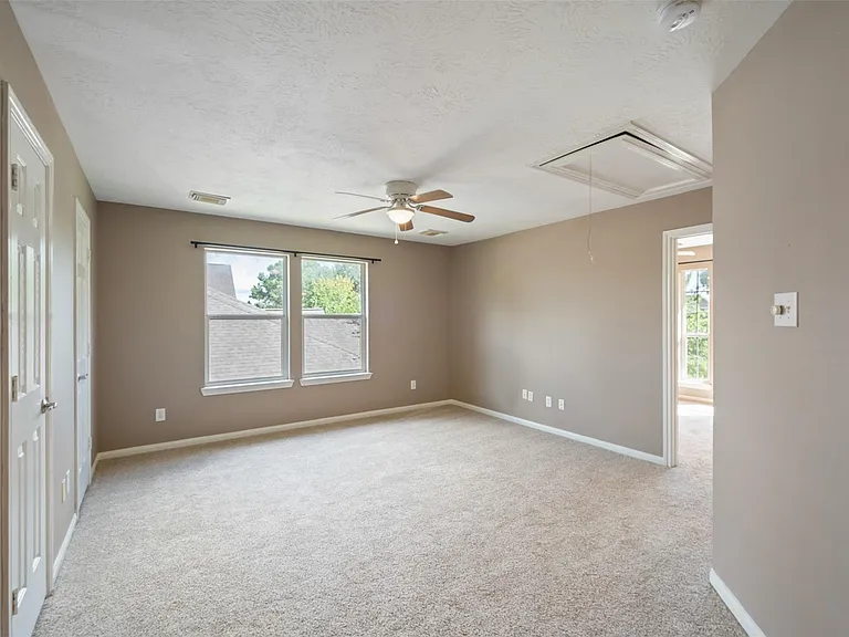 406 Stockbridge Ln — Photo 24