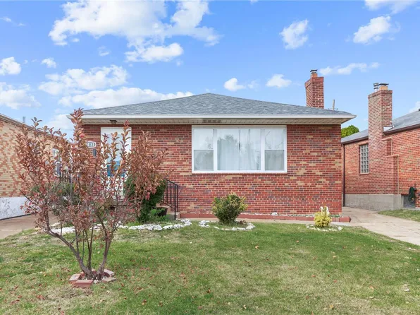 6431 East Ct, Saint Louis, MO 63116