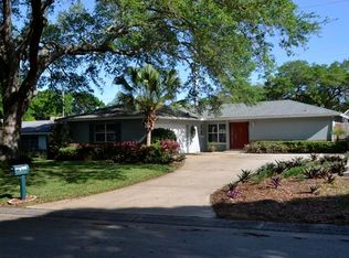 1624 Souvenir Dr, Clearwater, FL 33755