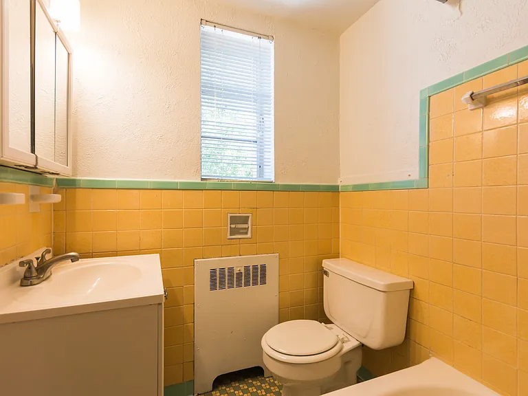 Elegante Apartments — Photo 24