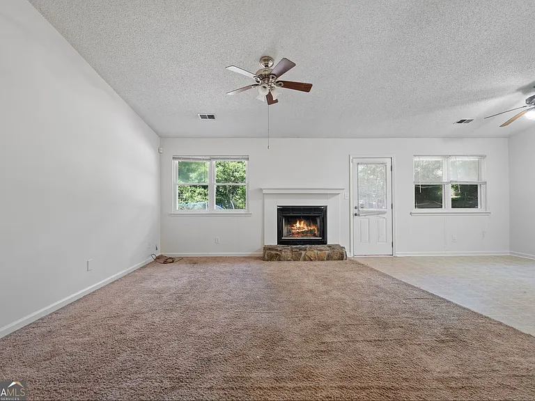 125 Pinewood Dr — Photo 5