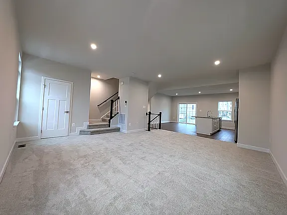 723 Kalmar Ln — Photo 17
