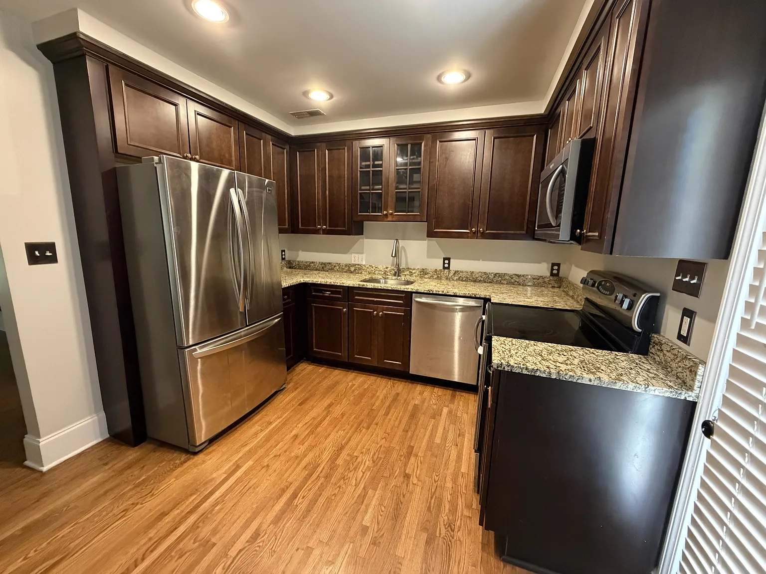 1215 Pinecrest #7 - 1 — Photo 4