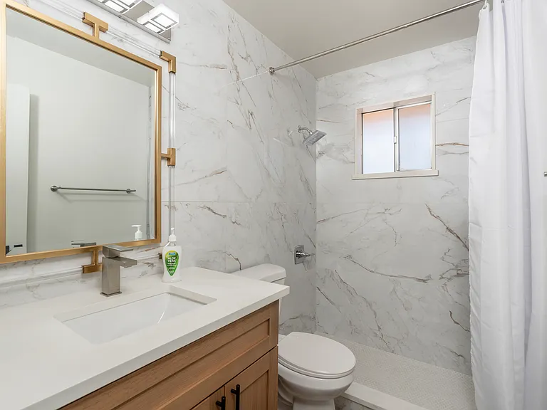 4924 N Woodmere Fairway #1 — Photo 8