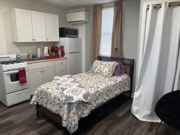 2317 Broad St APT 4, Parkersburg, WV 26101