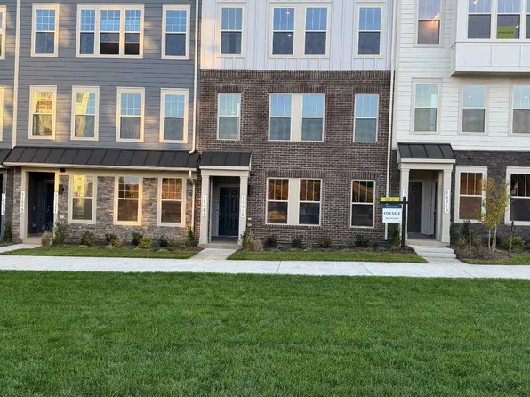 14045 Onyx St, Woodbridge, VA 22193