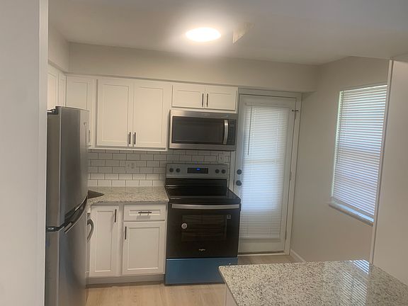 2nd image of 11881 Cresta Verde Dr APT D
