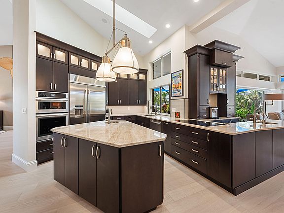 4th image of 276 Rockhill Ct