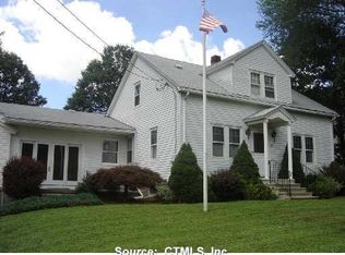 39 3rd St, Suffield, CT 06078