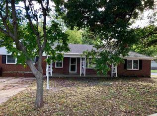 702 N Westview Dr, Mulvane, KS 67110