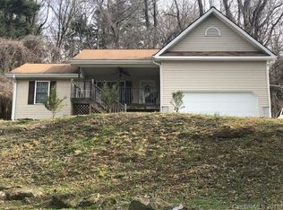 550 Lyndhurst Dr, Hendersonville, NC 28791