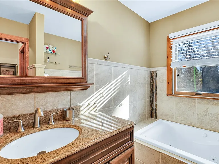 1705 Lake Shore Dr — Photo 30
