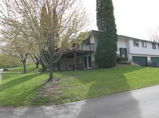 1704 Hickory Hl, Eagan, MN 55122