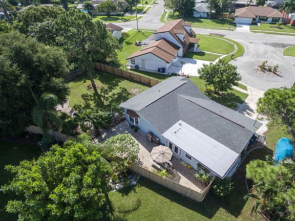 5th image of 5894 Spicer Ct