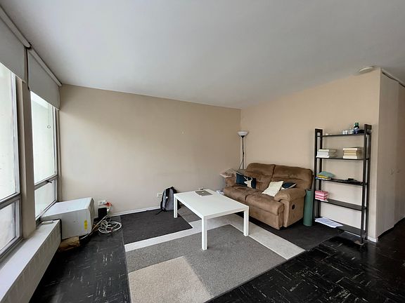 3rd image of 1400 E 55th Pl APT 809S