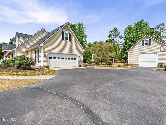 5th image of 106 Pinedale Drive