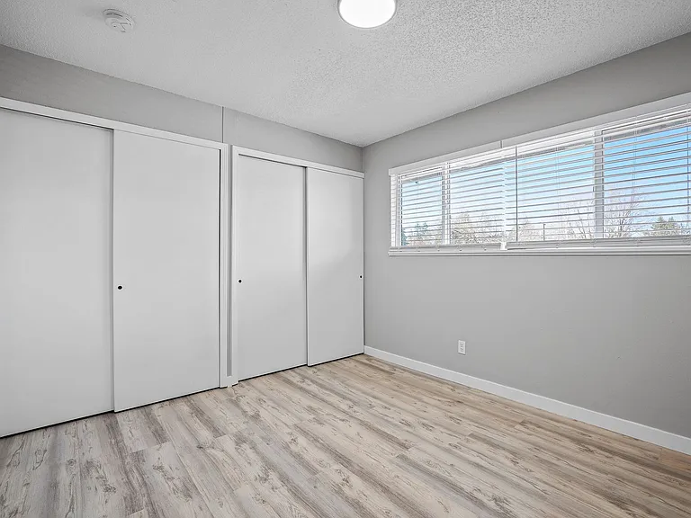 Eastside Village Apartments — Photo 31