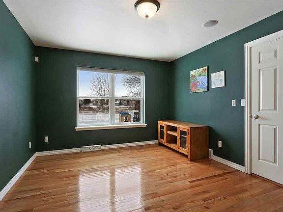5th image of 450 Windy Acres Way