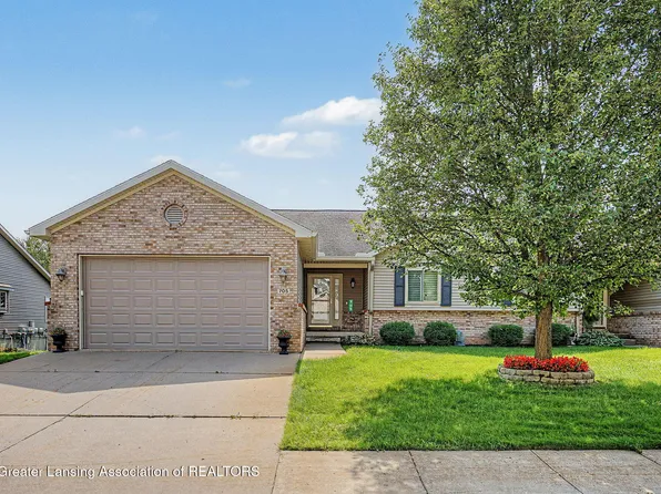 705 Treetop Trl, Charlotte, MI 48813