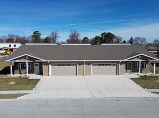 826 9th St, Columbus, NE 68601