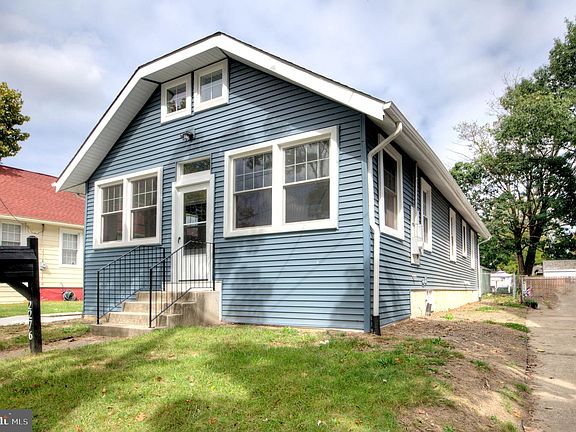4th image of 2276 Hillcrest Ave