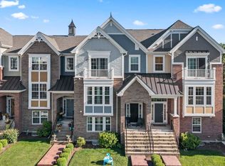 4181 Royal Mews Cir, Naperville, IL 60564