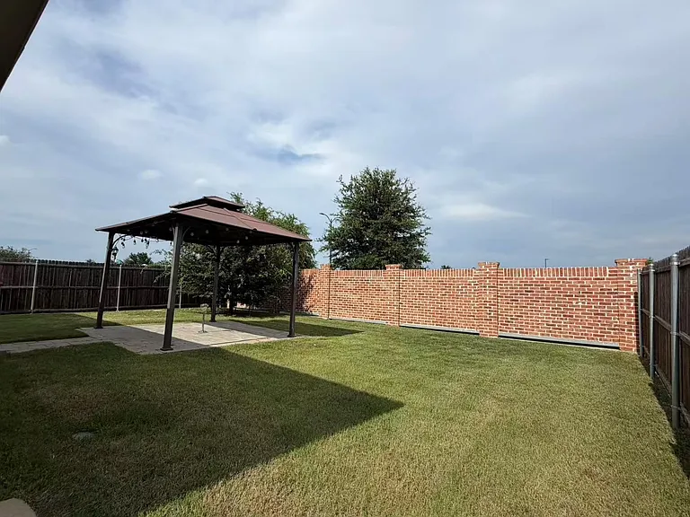 405 Laurenbrooke Dr — Photo 8