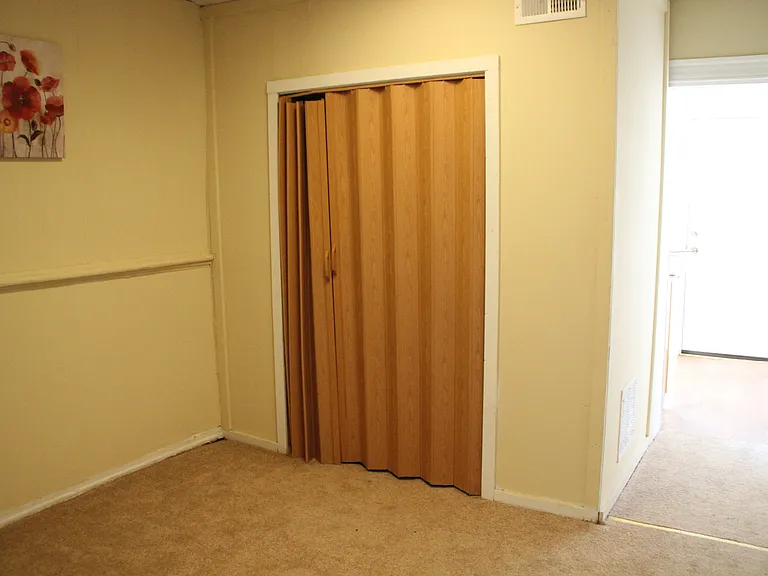 435 Freeman St — Photo 11