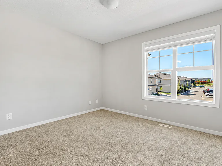 320 Heartland Cres — Photo 30