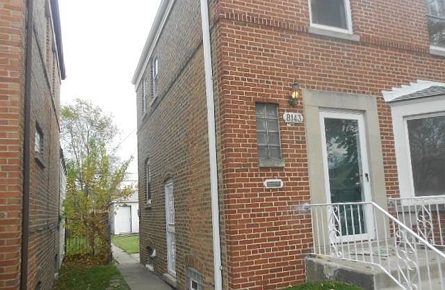 2nd image of 8143 S Artesian Ave