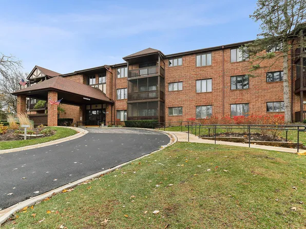 7737 W Golf Dr APT 301, Palos Heights, IL 60463