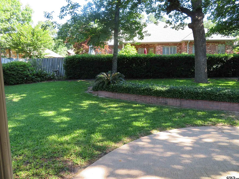 2908 Plymouth Cir — Photo 21