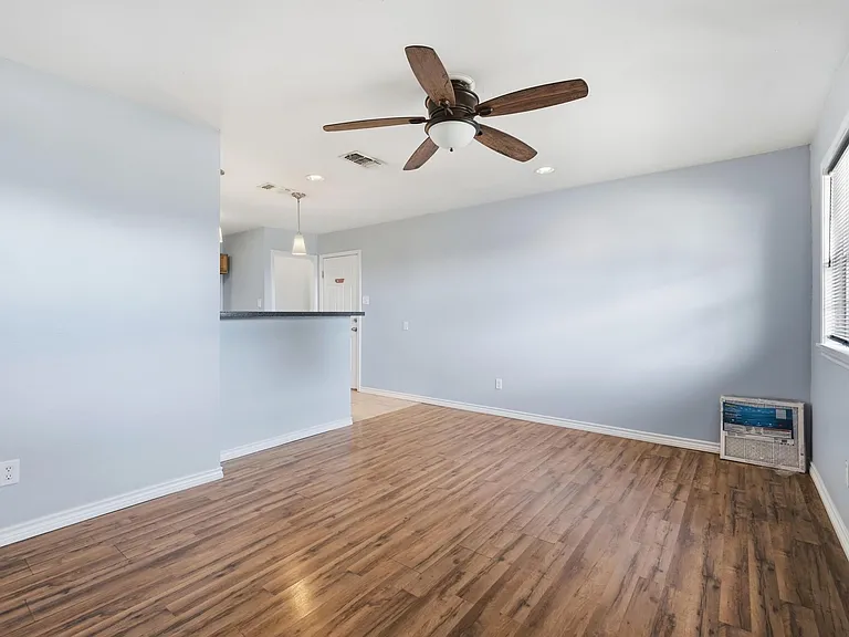 1741 Pasadena Dr — Photo 4