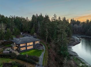 8348 Walnut Rd NE, Olympia, WA 98516