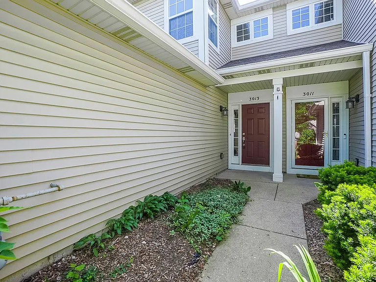 3013 Kentshire Cir — Photo 16