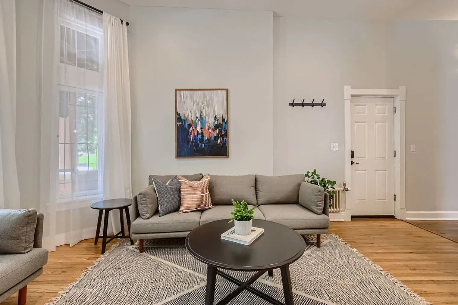 1 bed, 1.0 bath, 656 sqft, $2,661 — Photo 4