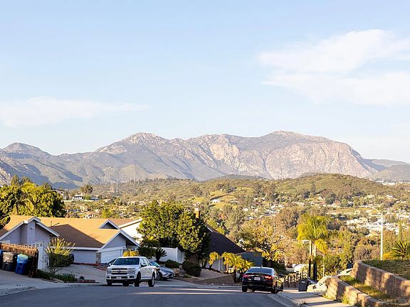 3rd image of 12455 Ridgeton Dr