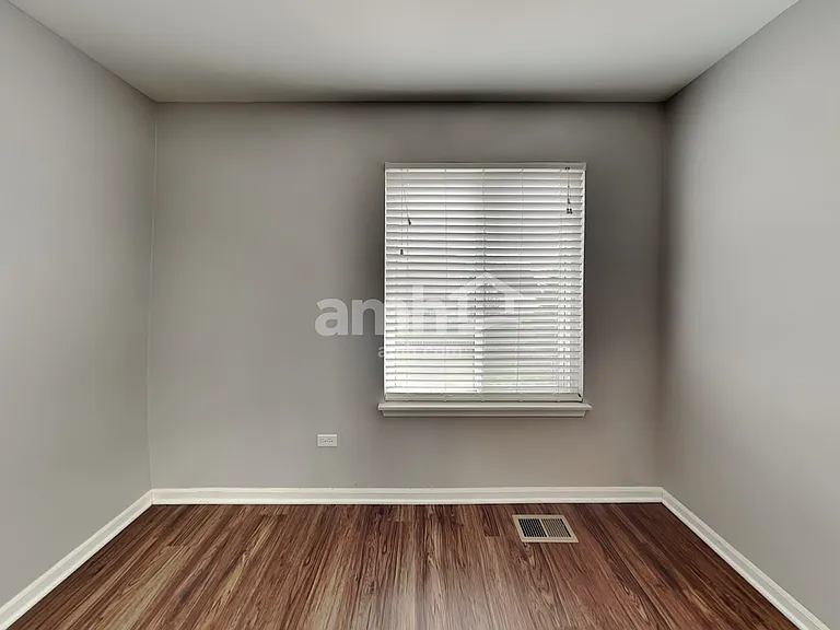 2456 Hanbury Ln — Photo 12