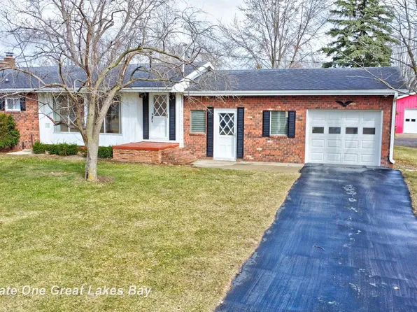 8730 Chesaning Rd, Chesaning, MI 48616